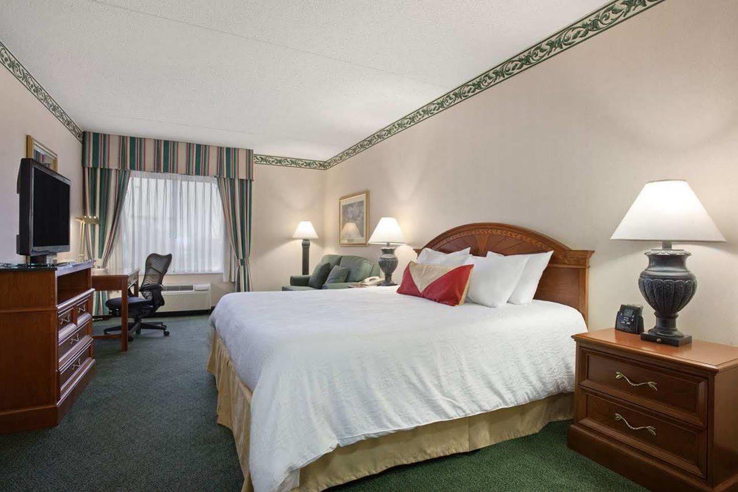 Hilton Garden Inn Wilkes-Barre Bagian luar foto